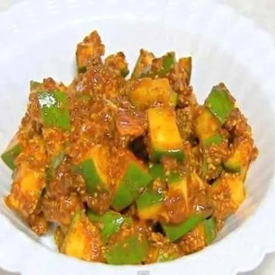 sour-mango-pickle-1.webp