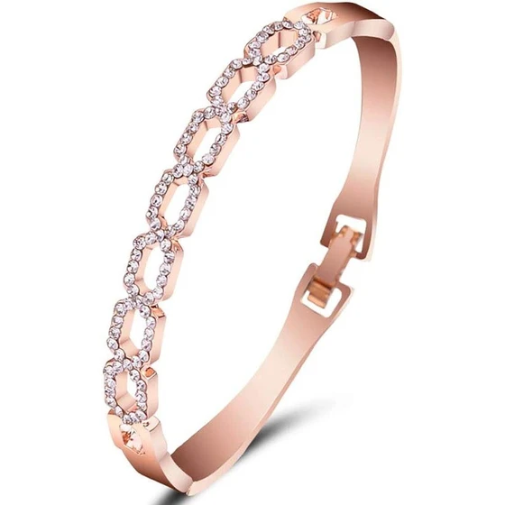 women-fashion-bracelet-2.webp