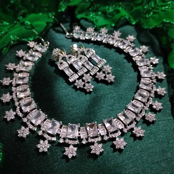 polished-diamond-necklace-2.webp