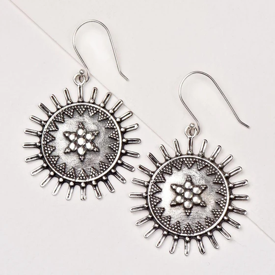 women-silver-earing-2.webp