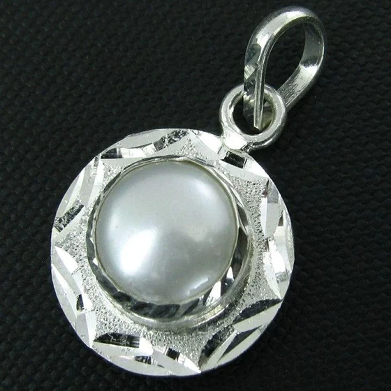 stone-silver-pendant-1.webp