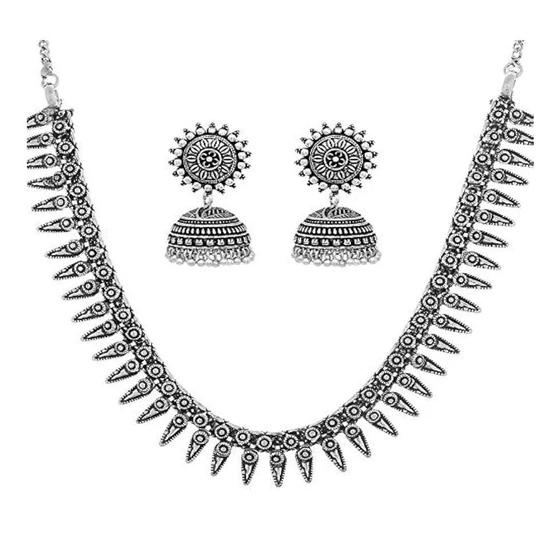 womens-metal-necklace-1.webp