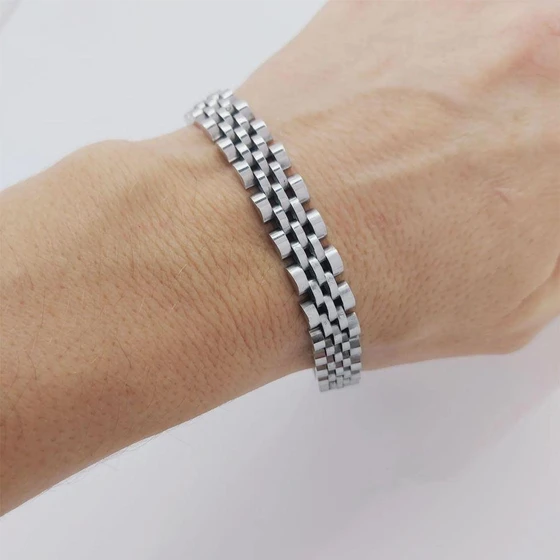 high-quality-silver-bracelet-2.webp
