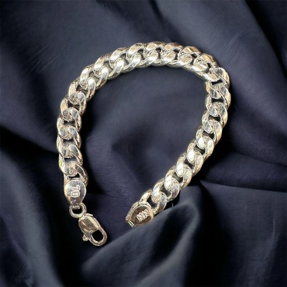 silver-curv-bracelet-1.webp