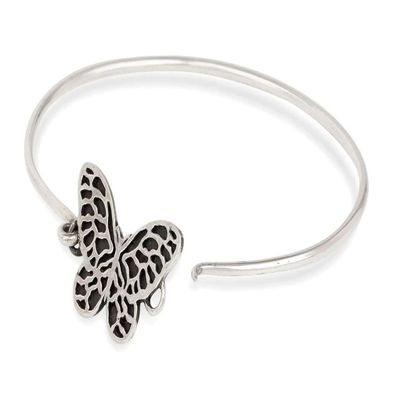 structured-silver-bracelets-1.webp