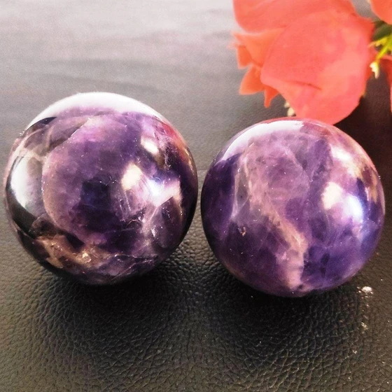amethyst-crystal-balls-2.webp