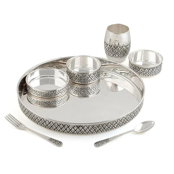silver-dinner-set-2.webp