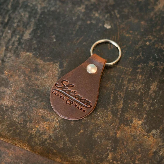 round-leather-keychain-2.webp