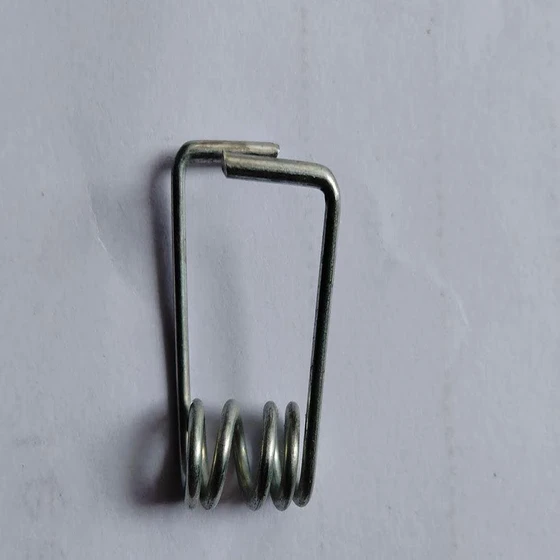 metal-cloth-spring-clip-2.webp
