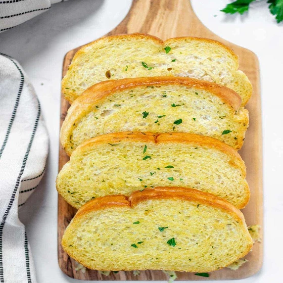 garlic-frozen-bread-2.webp