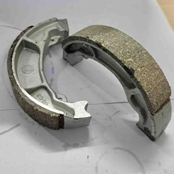 break-two-wheeler-shoe-2.webp