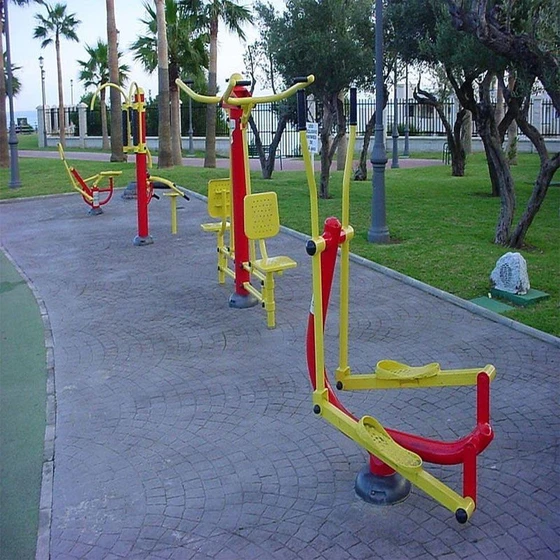 outdoor-gym-equipment-1.webp