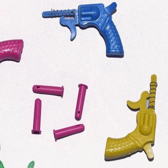 plastic-small-gun-toy-1.webp