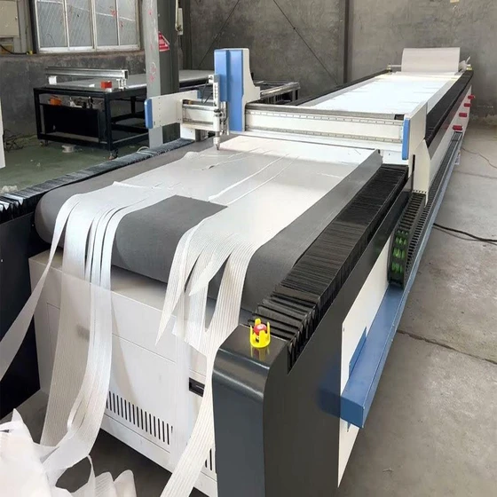 automatic-fabric-cutting-machine-1.webp