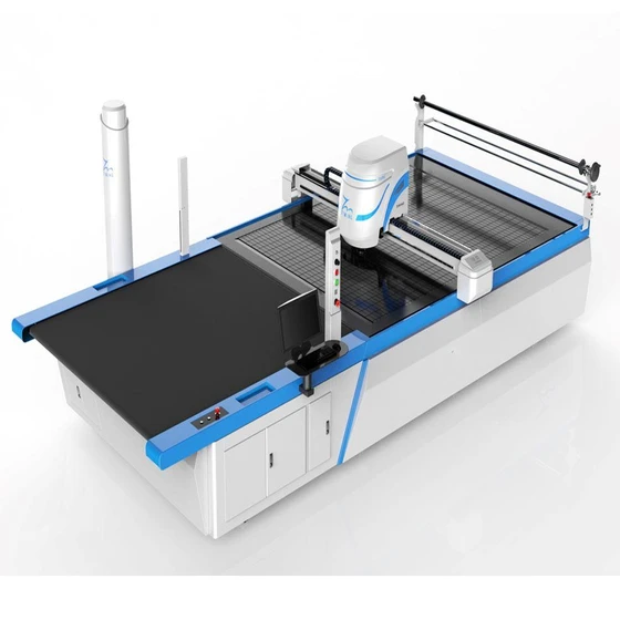 automatic-fabric-cutting-machine-2.webp