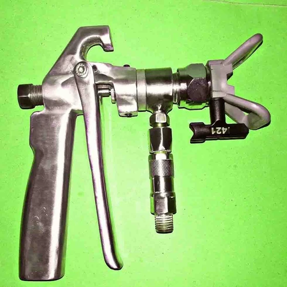 manual-spray-guns-2.webp