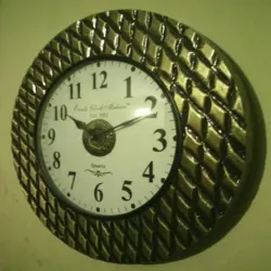 Antique Metal Wall Clock, Material Plastic