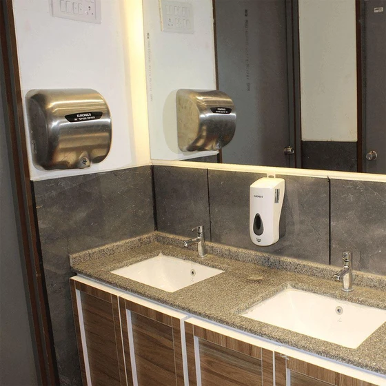 luxury-washroom-vans-1.webp