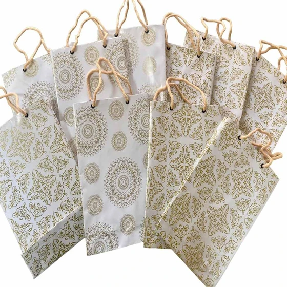 gift-carry-bag-2.webp