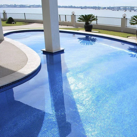 glass-swimming-pool-tiles-2.webp