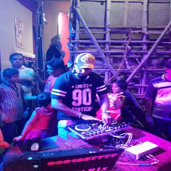 dj-music-rental-service-2.webp