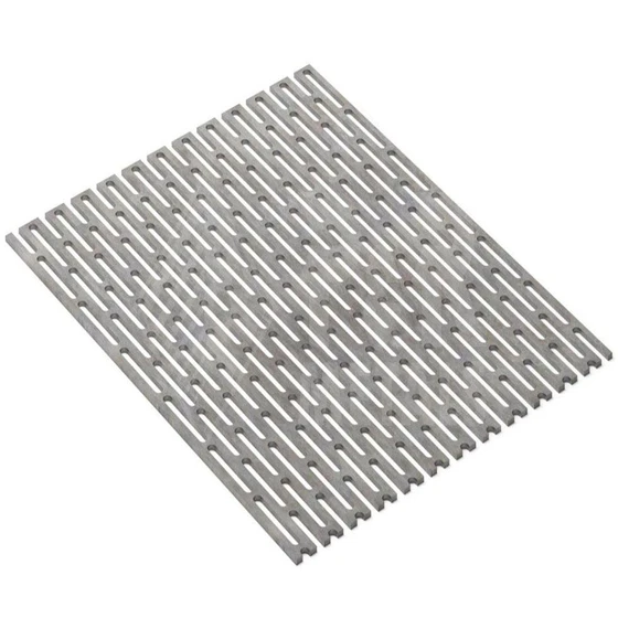 slotted-hole-ss-perforated-sheet-2.webp