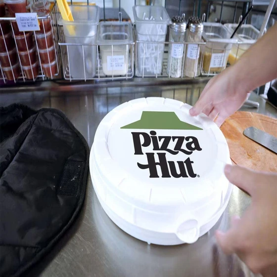 plastic-pizza-box-2.webp