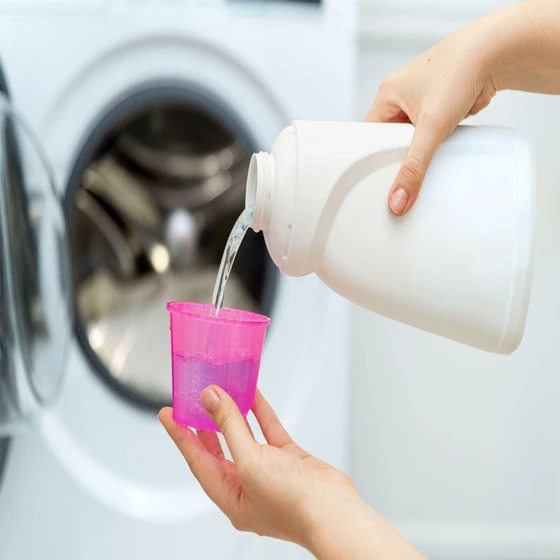 ultraguard-laundry-machine-detergent-2.webp