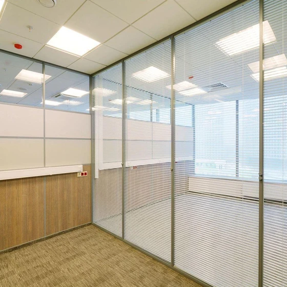 tempered-glass-partition-2.webp