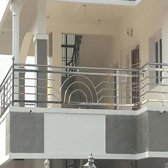 silver-balcony-railing-1.webp