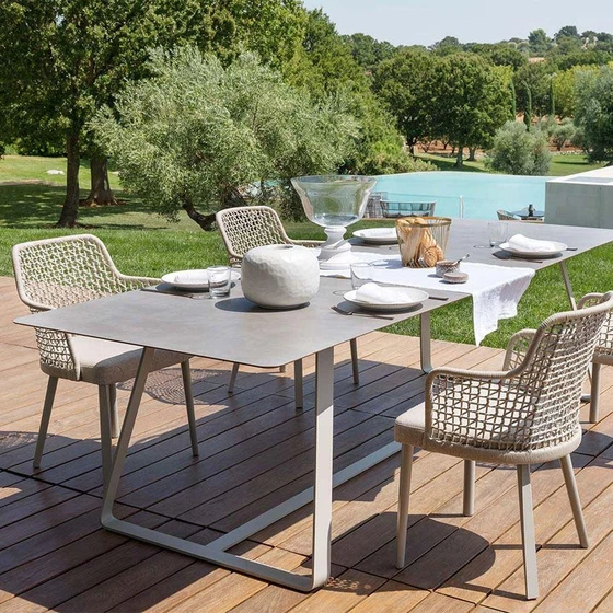 garden-dining-furniture-2.webp