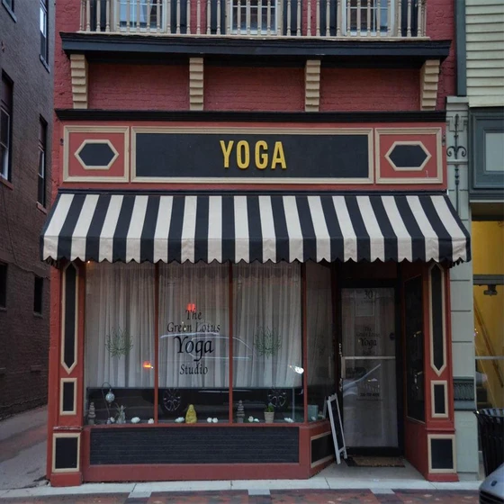 durable-store-awnings-1.webp