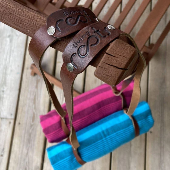 towel-leather-beach-carrier-2.webp