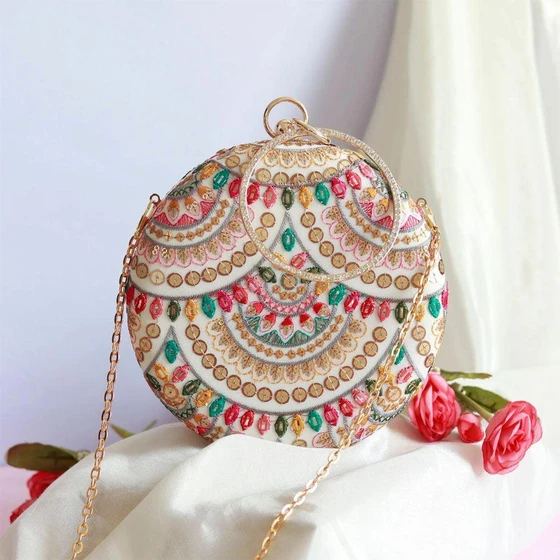 multicolor-design-clutch-bags-2.webp