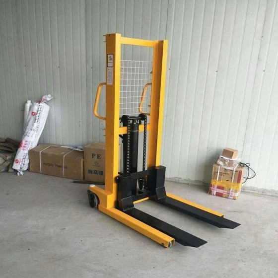 pallet-hydraulic-stacker-2.webp