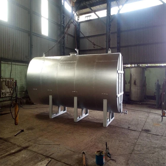acid-tanks-storage-2.webp