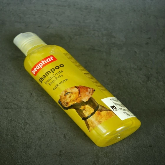 brown-coat-aloevera-shampoo-2.webp