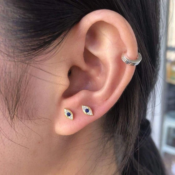 stud-ear-piercing-1.webp