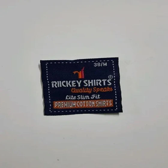 square-woven-label-2.webp