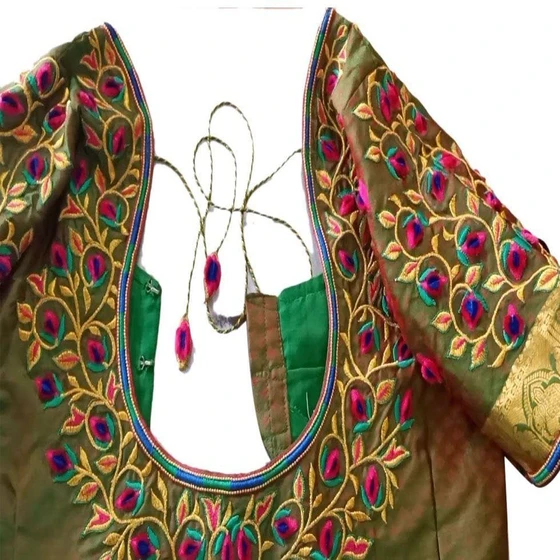 blouse-embroidery-service-2.webp
