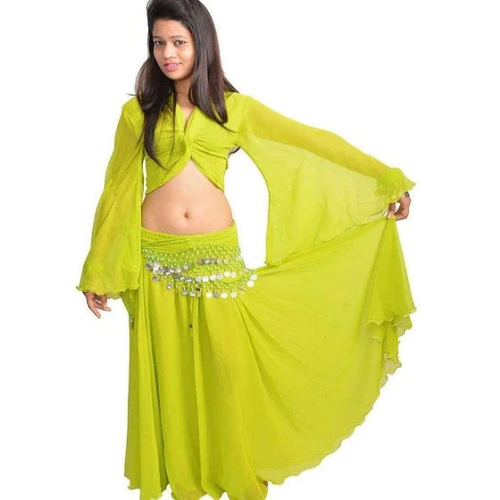 georgette-belly-costume-2.webp