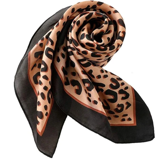 animal-print-pashmina-shawl-2.webp
