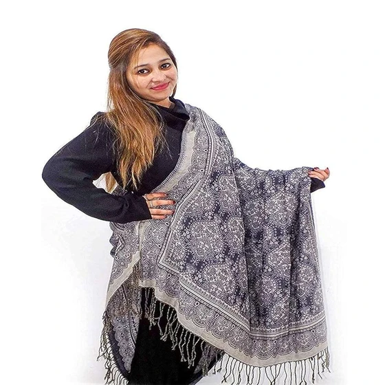warm-soft-shawl-2.webp
