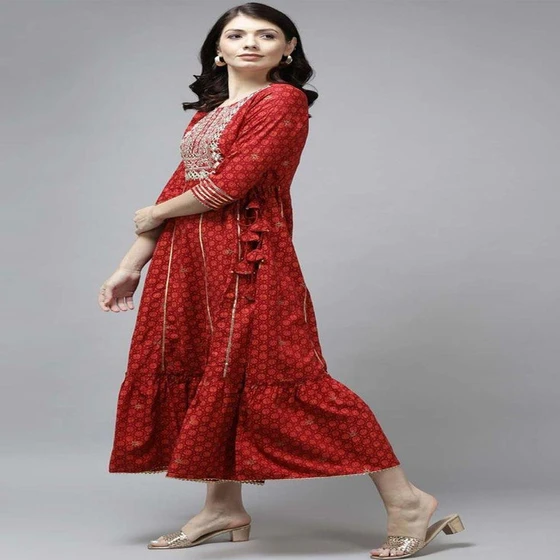 round-casual-wear-2.webp