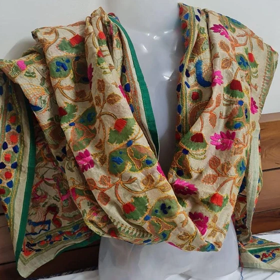 embroidered-phulkari-dupatta-1.webp