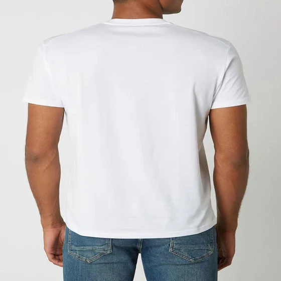 mens-white-t-shirt-2.webp