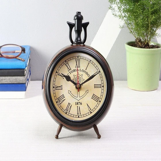 table-wooden-clock-2.webp