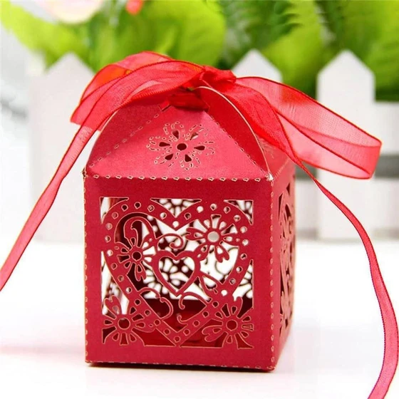 love-gift-ribbon-box-2.webp