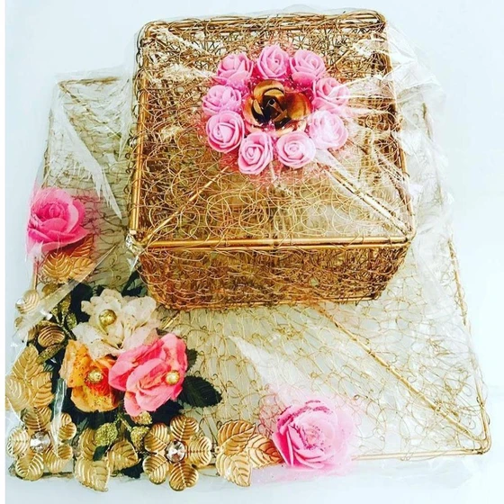 metal-flower-gift-box-1.webp