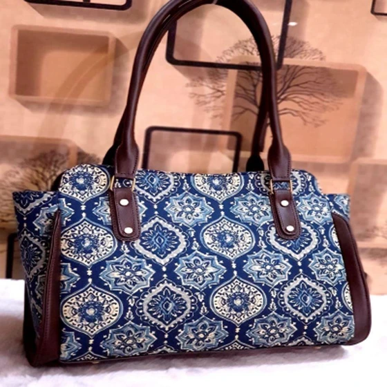 cotton-ladies-hand-bags-2.webp